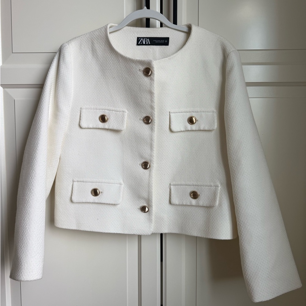 Excellent Like New Zara Jacket. Cream. Size XL.